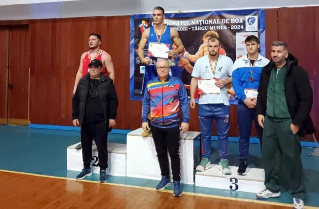 Razvan Ciobanu a urcat pe cea mai înaltă treaptă a podiumului de premiere la Naționale de box