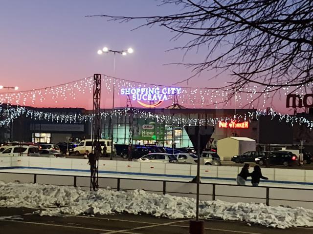 Patinoarul artificial de la Shopping City Suceava