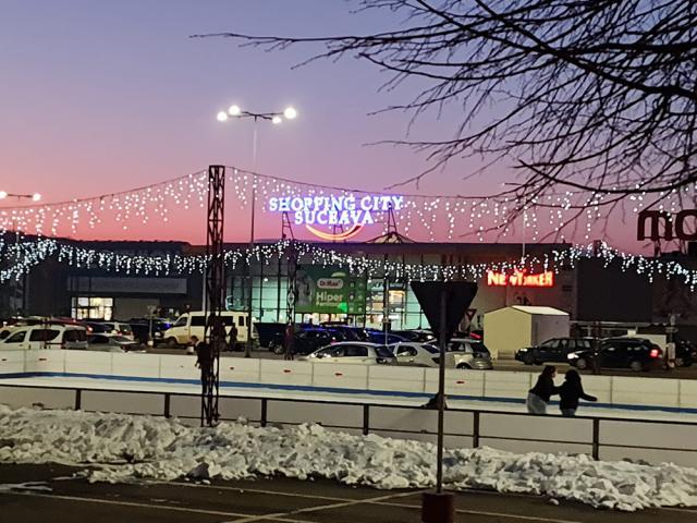 Patinoarul artificial de la Shopping City Suceava