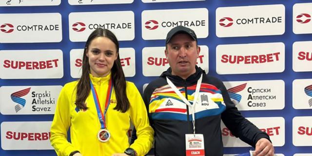 Claudia Costiuc alături de antrenorul Cristian Prâsneac