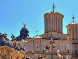 Mesajul Patriarhiei Române - Biserica promovează pacea și unitatea, nu protestele şi dezbinarea