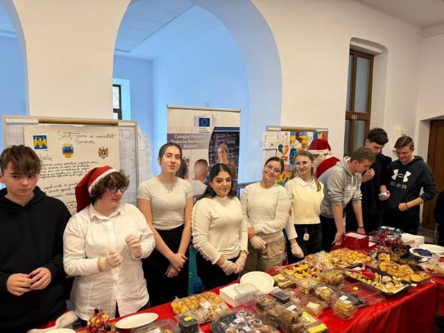 „Târgul de Crăciun” („der Weihnachtsmarkt”) la Colegiul Național „Eudoxiu Hurmuzachi” 3