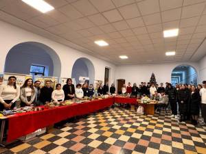 „Târgul de Crăciun” („der Weihnachtsmarkt”) la Colegiul Național „Eudoxiu Hurmuzachi” 7