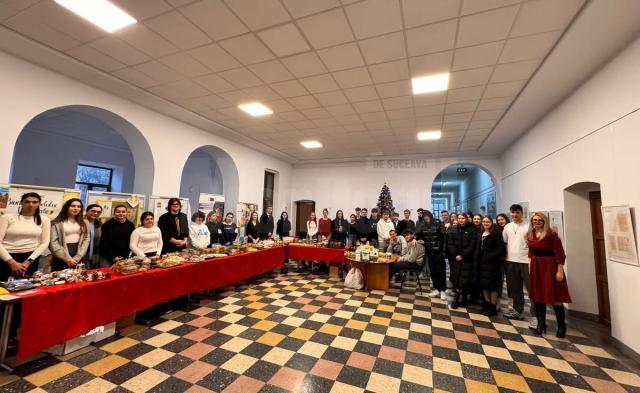 „Târgul de Crăciun” („der Weihnachtsmarkt”) la Colegiul Național „Eudoxiu Hurmuzachi” 7