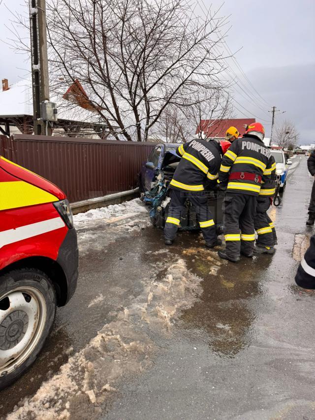 Tânăr șofer rănit după un accident pe străzile înguste din Bulai -Moara