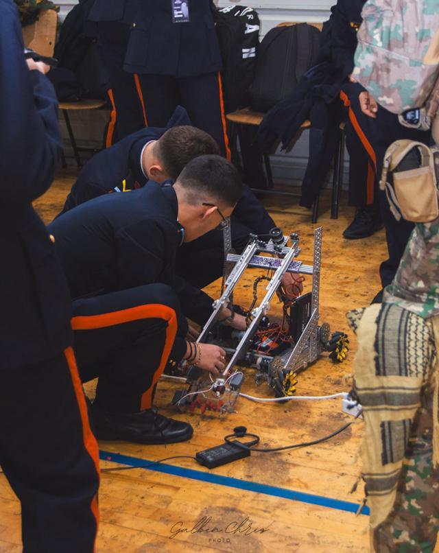 Premiul III pentru echipa de robotica StefTech