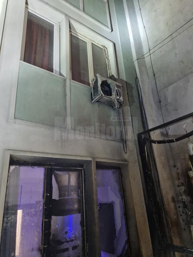 Incendiul de la Colegiul „Petru Rareș” a izbucnit la o oră la care în liceu se aflau muncitorii unei firme din Satu Mare