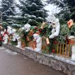 Decor de poveste cu urși de pluș uriași și ornamente spectaculoase, la Colegiul „Spiru Haret” Suceava