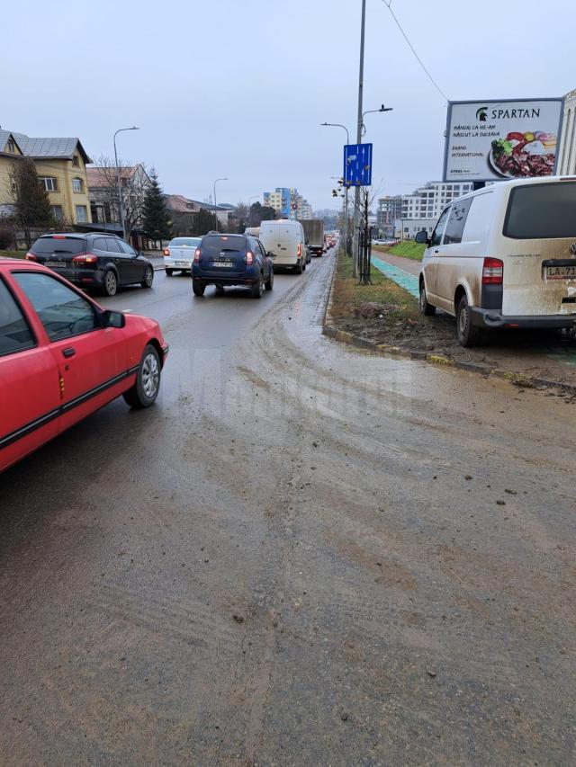 Conducerea Primăriei Suceava spune că a identificat trei cauze principale ale problemei, dar și măsurile care trebuie luate pentru reducerea noroiului de pe străzi 5