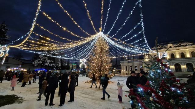 Targul de Iarnă din Vatra Dornei este amenajat pe platoul din spatele cazinoului