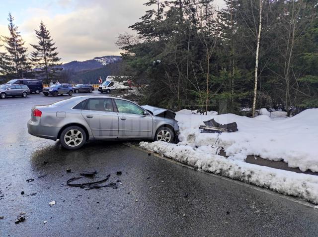 Accident între un tir și un autoturism, în urma căruia o persoană a fost rănită