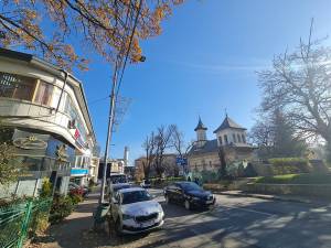 Primăria Suceava renunță la autobuzele către aeroport și introduce un traseu nou, de la Teatrul „Matei Vișniec” la Castelul de apă din localitatea Sf. Ilie