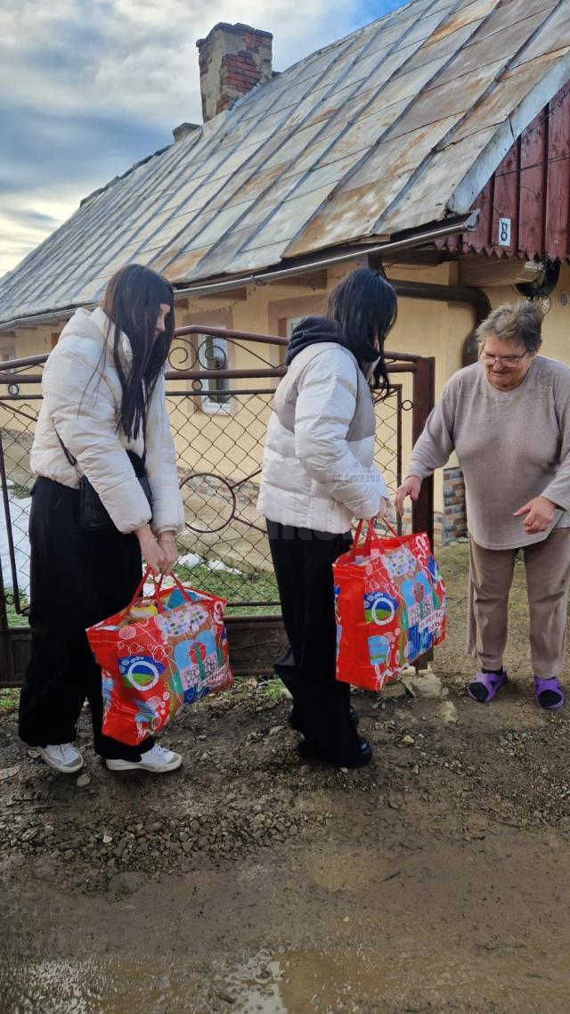 Gest de solidaritate al elevilor și profesorilor de la ”Hurmuzachi”