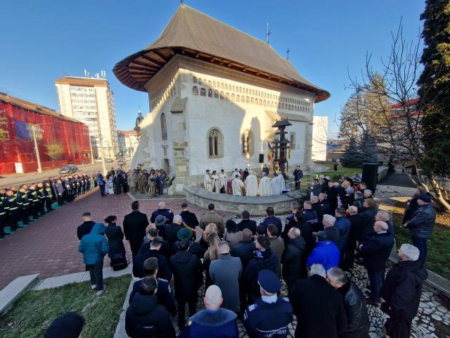 Depunere de coroane și jerbe de flori la 35 de ani de la Revoluția Română, la Suceava 2