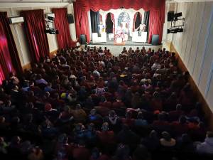 40 de reprezentații teatrale prin programul „Educație prin teatru”, la Fălticeni