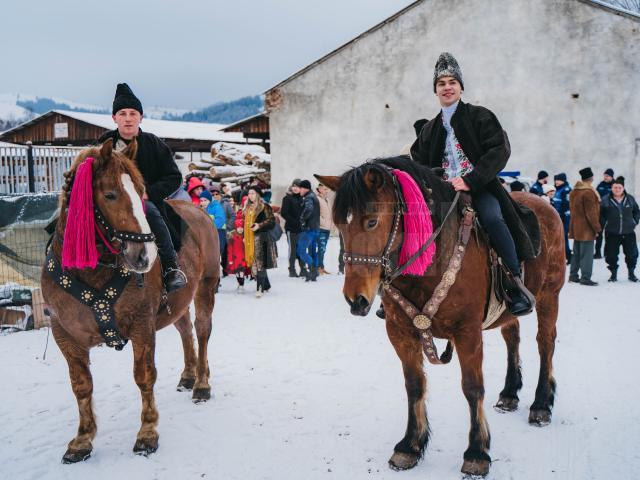 „Parada Cailor și a portului popular”