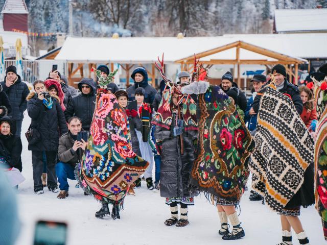 „Parada Cailor și a portului popular”