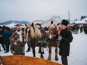 „Parada Cailor și a portului popular”