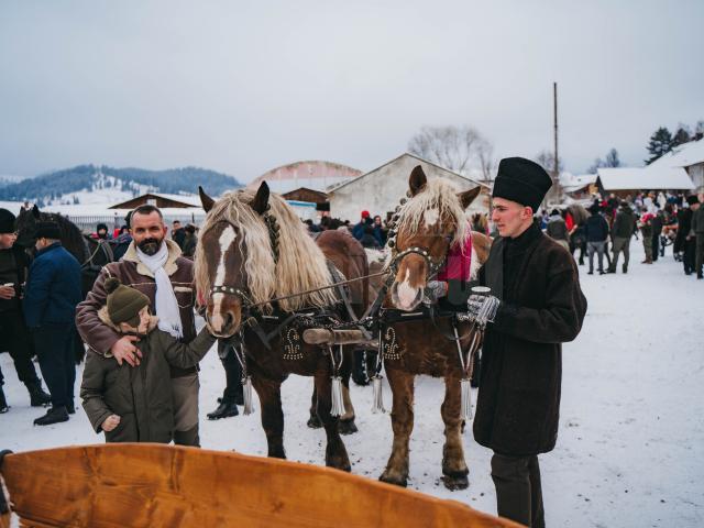 „Parada Cailor și a portului popular”