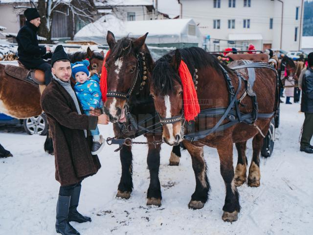 „Parada Cailor și a portului popular” și Balul Gospodarilor, la Moldovița