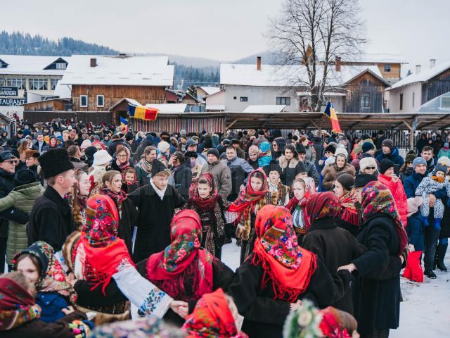 „Parada Cailor și a portului popular” și Balul Gospodarilor, la Moldovița