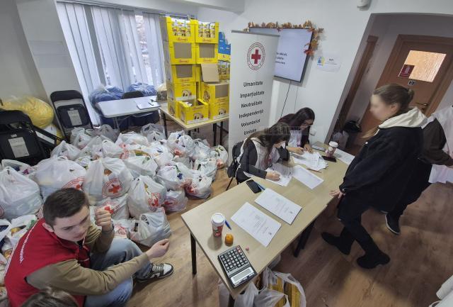 Crucea Roșie Suceava, alături de familiile nevoiașe din județ