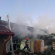 Un puternic incendiu a izbucnit luni după-amiază, într-o gospodărie din Marginea