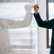 Salariații din învățământ contestă prevederile ordonanței ,,trenuleț” și amenință ...