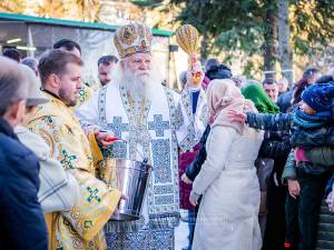 Cei doi ierarhi suceveni au săvârșit împreună Sfânta Liturghie la începutul anului 2025