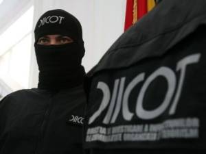 Acțiunea procurorilor de la DIICOT a dus la prinderea și arestarea proxeneților