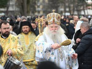 Sfânta Liturghie de Bobotează, în curtea Mănăstirii „Sfântul Ioan cel Nou” Suceava