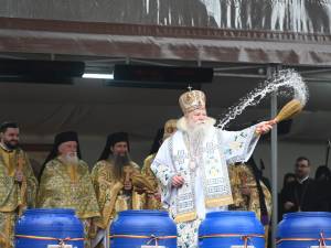 Sfânta Liturghie de Bobotează, în curtea Mănăstirii „Sfântul Ioan cel Nou” Suceava