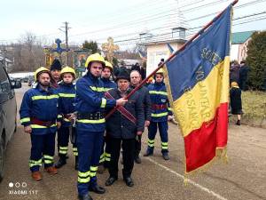 Pompierii voluntari din Bosanci in procesiune de Boboteaza