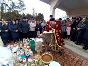 Sfințirea apei la Biserica „Sf. Gheorghe” din Bosanci