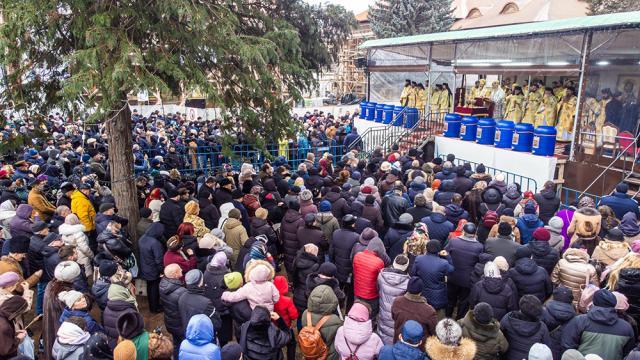 Un Domn, o credință, un Botez, mărturisite la „Mănăstirea Sfântul Ioan cel Nou de la Suceava”