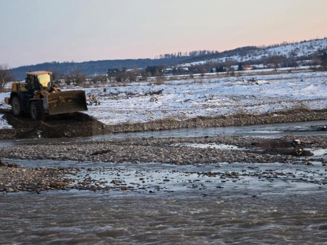 Un bărbat de 50 de ani s-a înecat în râul Moldova, la Cornu Luncii