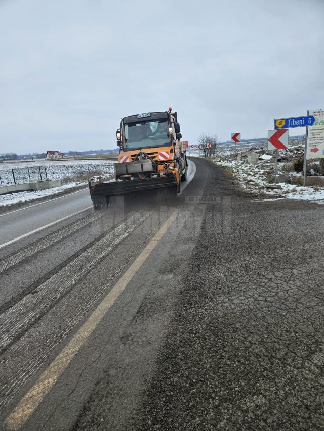 Asfalt frezat pentru creșterea aderenței într-o curbă de la Milișăuți unde au avut loc multe accidente