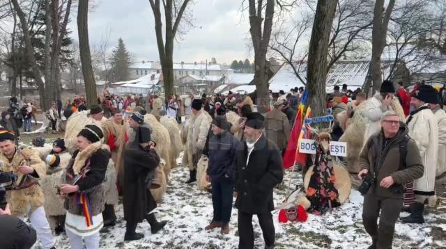 20 de formații de datini și obiceiuri au participat la Festivalul de Datini și Obiceiuri pe Stil Vechi din Drăgușeni