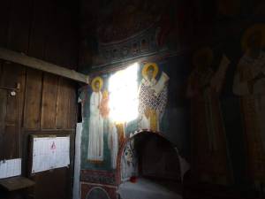 Proiecții solare în Biserica „Sfânta Cruce” din Pătrăuți