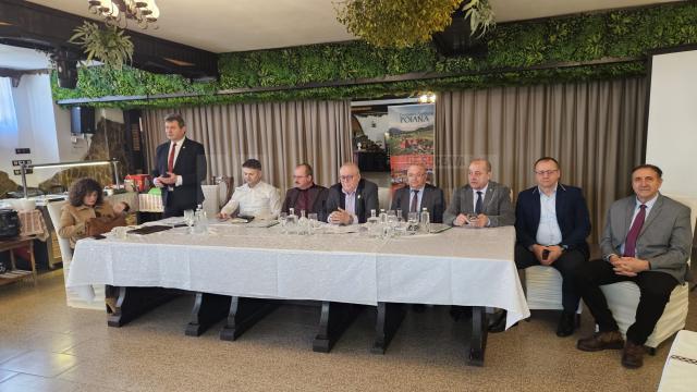 Primarul din Panaci, Vasile Cozan a fost ales pentru al șaselea mandat de președinte al Asociației Comunelor din România - filiala Suceava