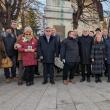 Coroane de flori și jerbe depuse de suceveni la bustul poetului Mihai Eminescu din municipiul Suceava, de Ziua Culturii Naționale