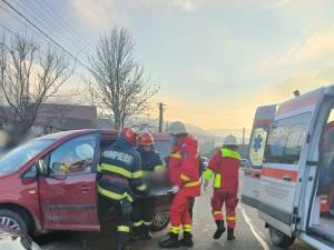 Un bărbat a ajuns la spital după ce i s-a făcut rău la volan și a intrat într-un cap de pod