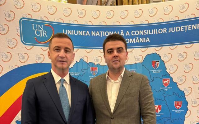 Președintele CJ Suceava, Gheorghe Șoldan, alături de liderul UNCJR, Alfred Simonis