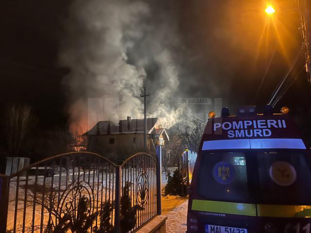 Incendiu puternic la o gospodărie din municipiul Câmpulung Moldovenesc