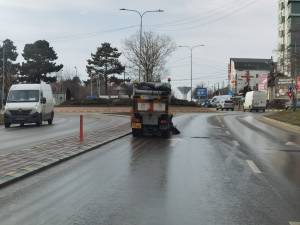 Străzi și trotuare spălate în municipiul Suceava