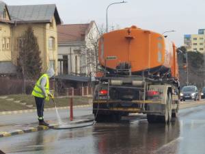 Străzi și trotuare spălate în municipiul Suceava (3)