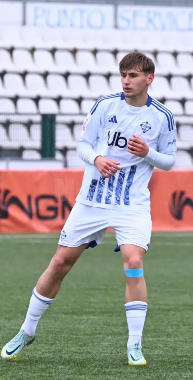 Sebastian Burlacu in echipamentul noii sale echipe, Como