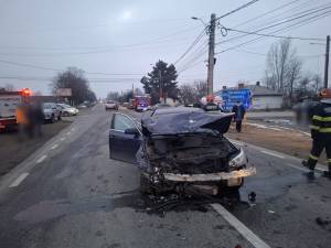 Accident în intersecție între un șofer care depășea neregulamentar și unul care nu s-ar fi asigurat suficient