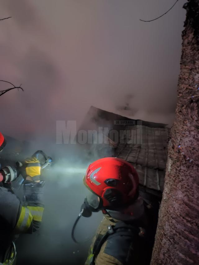 O lumânare lăsată aprinsă a provocat un incendiu care a ucis o femeie de 97 de ani