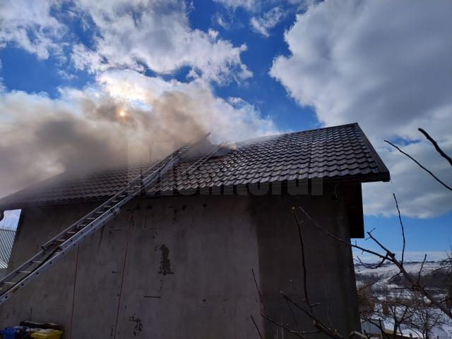 Incendiu la o casă de locuit, la Hârtop